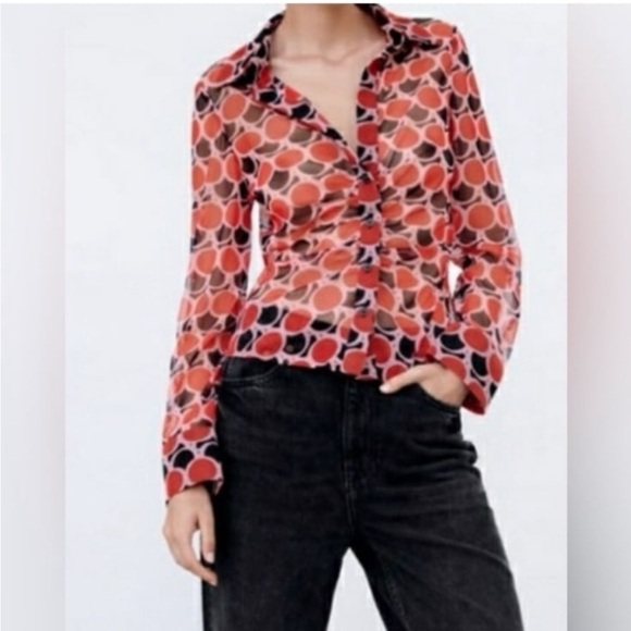 Zara Red and Black Fitted Ruched Blouse - Picture 3 of 3